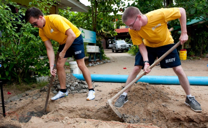 Volunteer Opportunities in Raymond: Nonprofits Guide